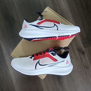 Sz 9.5 Nike Air Zoom Pegasus 40 Arizona Wildcats NCAA DZ5945-100 Running Shoes